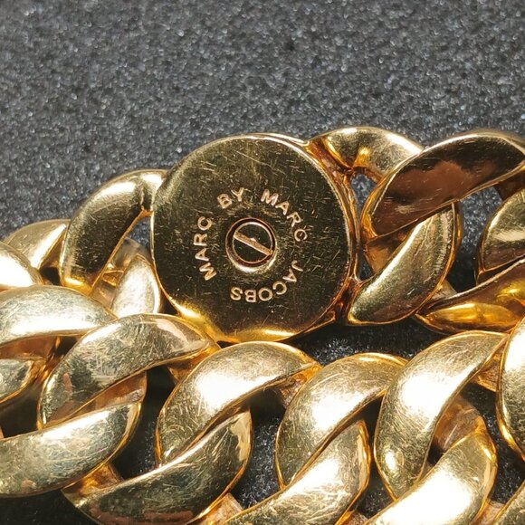 Marc by Marc Jacobs Gold Chunky Chain Bracelet Pearl Toggle Logo Clasp VGUC - Picture 7 of 15